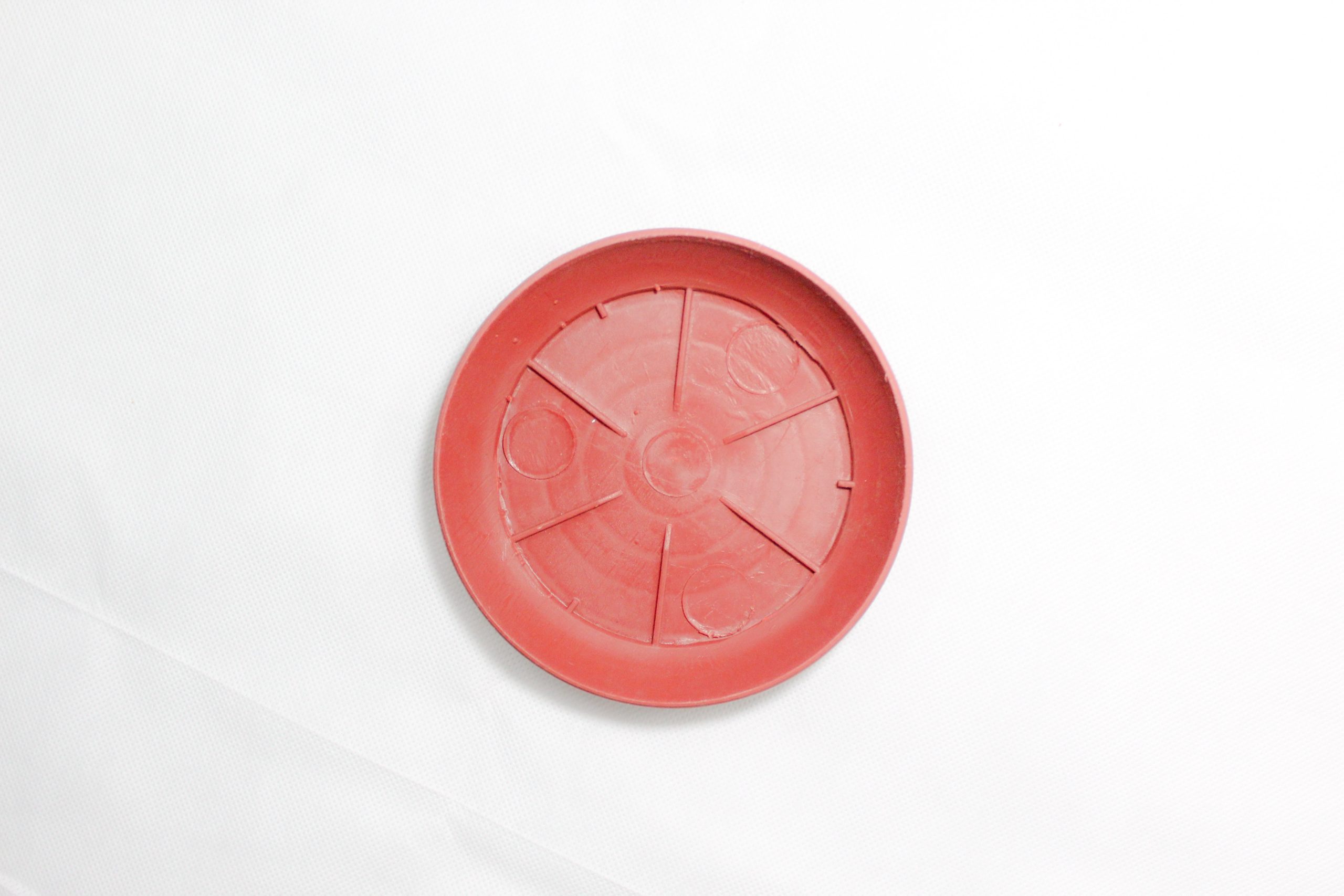 Red Plastic Pot Bottam Tray Round 6inch